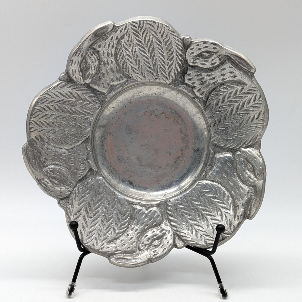 Vintage Silver bunny chain small aluminum decorative plate